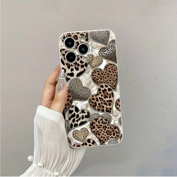 iPhone 16 / 16 Pro / 16 Pro Max Phone Case Hearts Animal Print White TPU Case - Picture 5 of 5